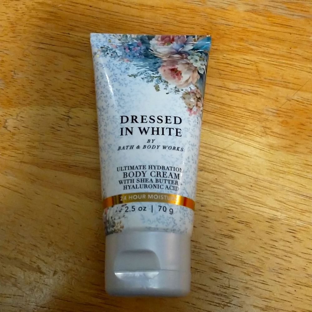 Dressed In White Travel Size Ultimate Hydration Body Cream Bath and Body Works